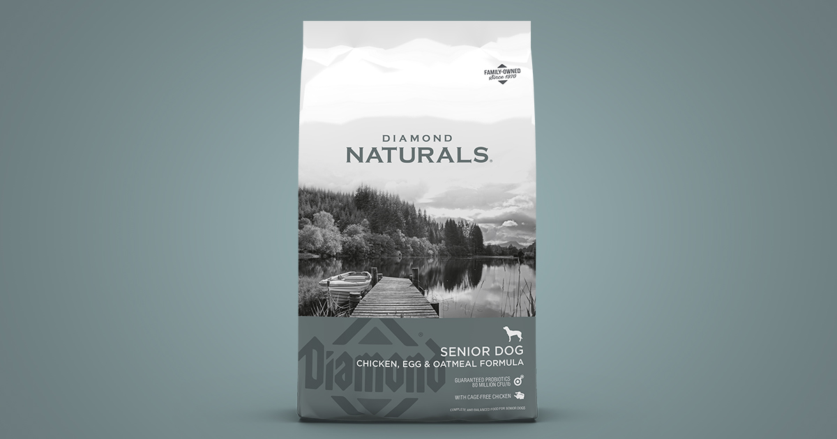 דיימונד נטורלס Senior Dog Chicken, Egg & Oatmeal Formula - מזון יבש לכלבים
